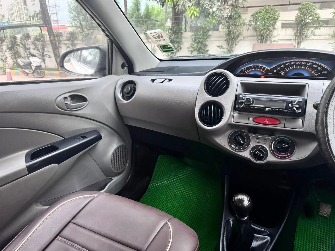 Toyota Etios - Thumbnail 10