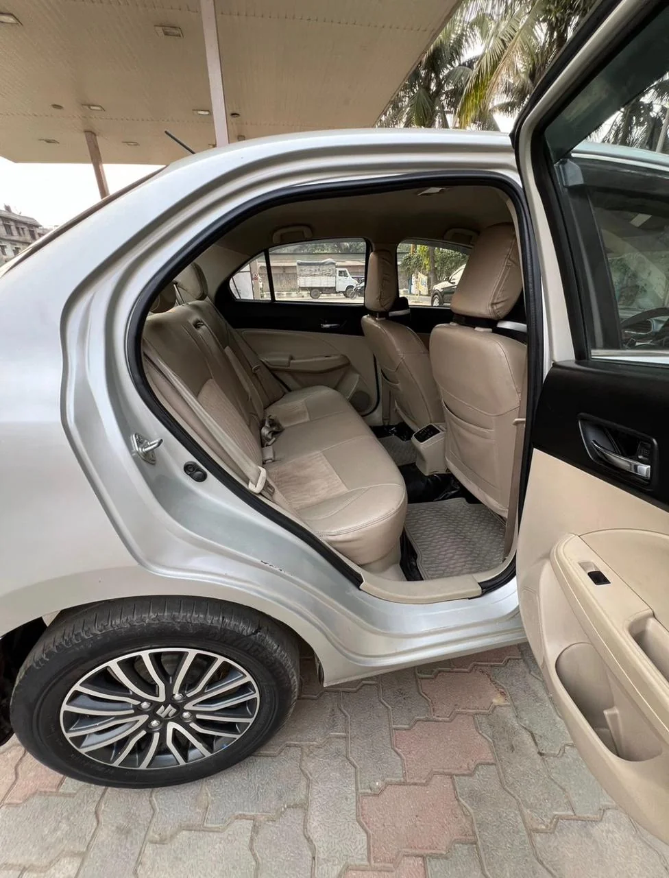 Maruti Suzuki Dzire - Thumbnail 8