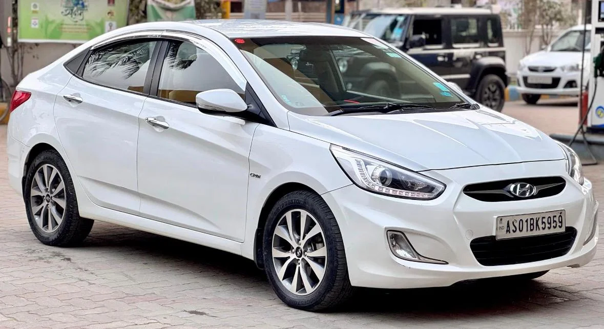 Hyundai Verna - Thumbnail 2