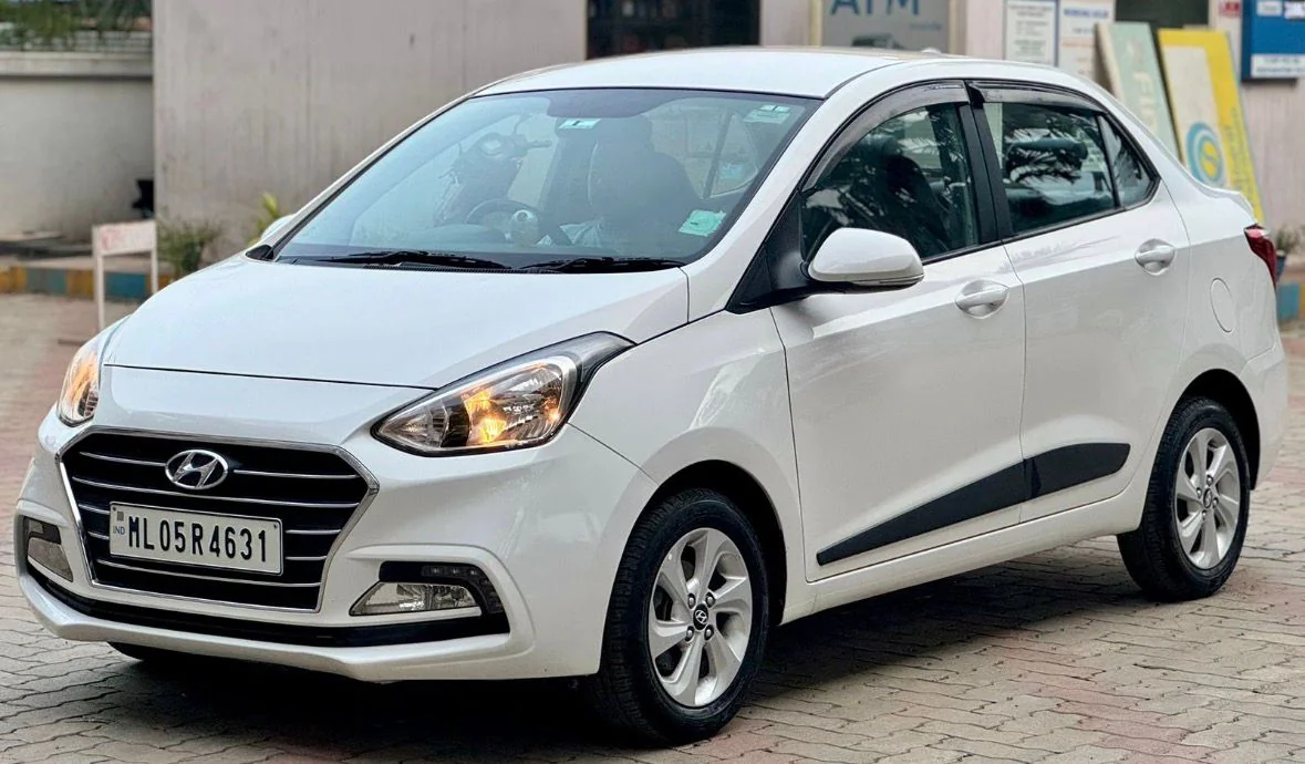 Hyundai Xcent - Thumbnail 2