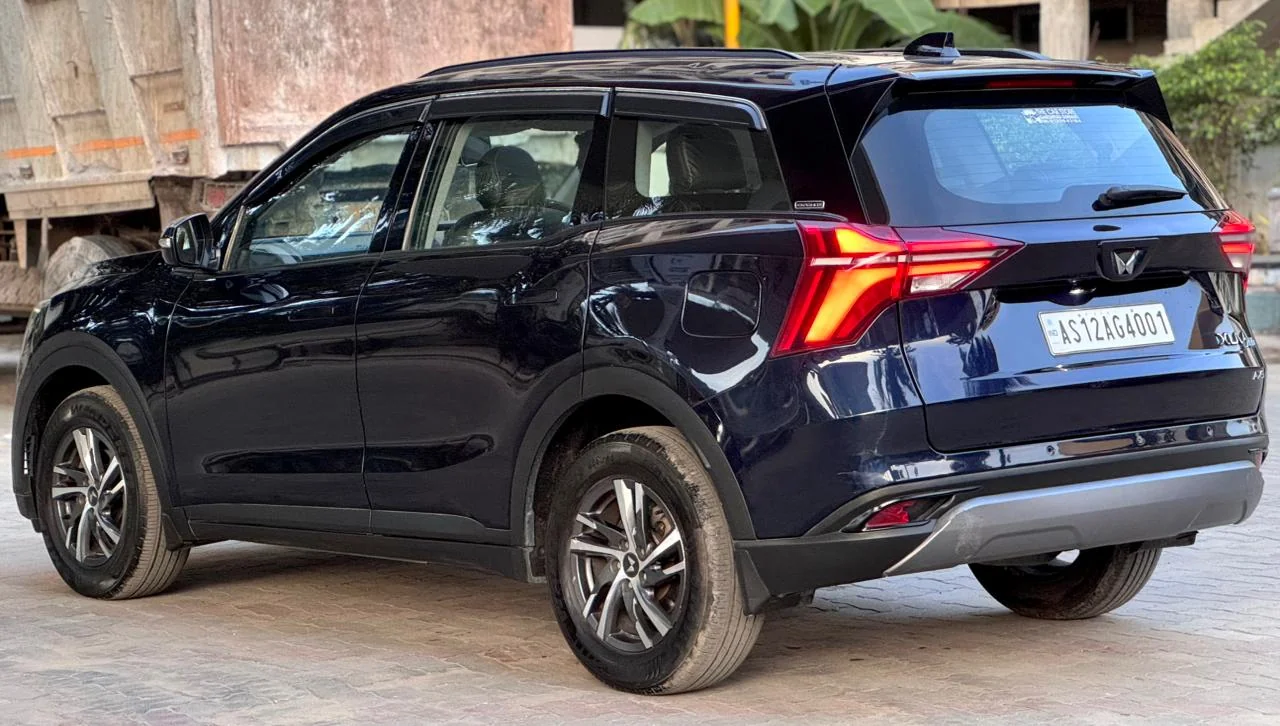 Mahindra XUV700 - Thumbnail 2