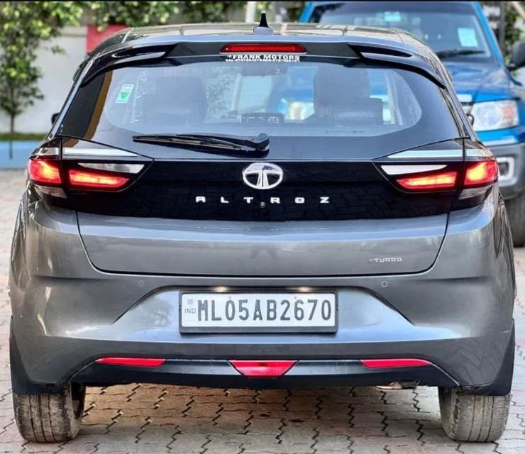 Tata Altroz - Thumbnail 8