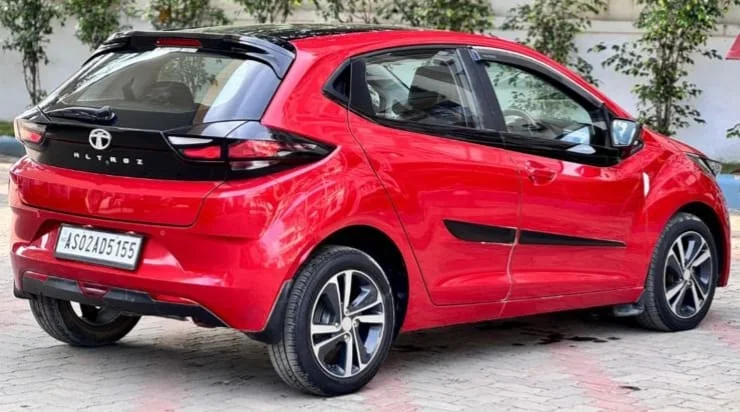 Tata Altroz - Thumbnail 2