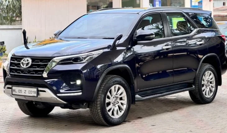 Toyota Fortuner - Thumbnail 5
