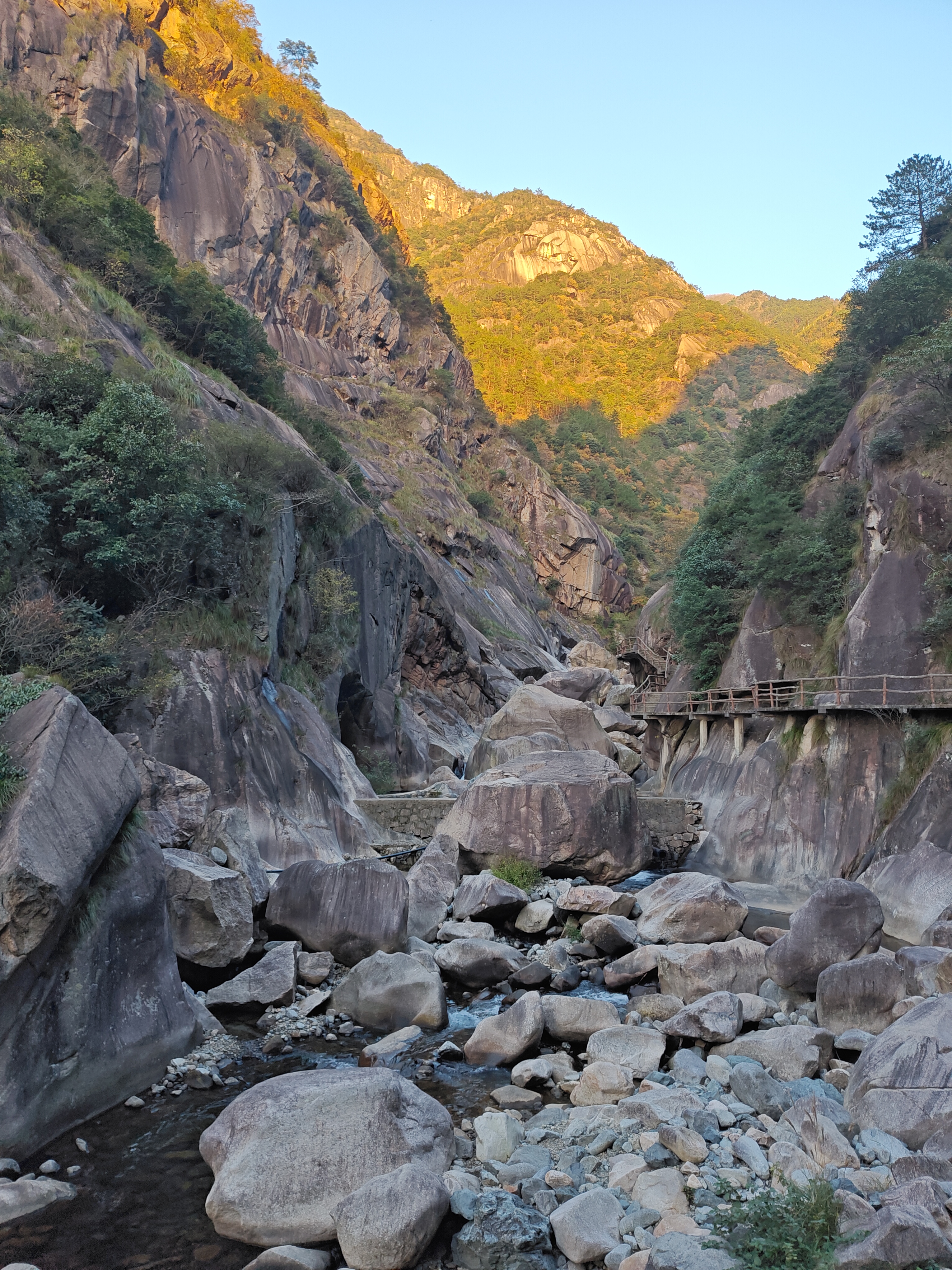 P20241130-163125