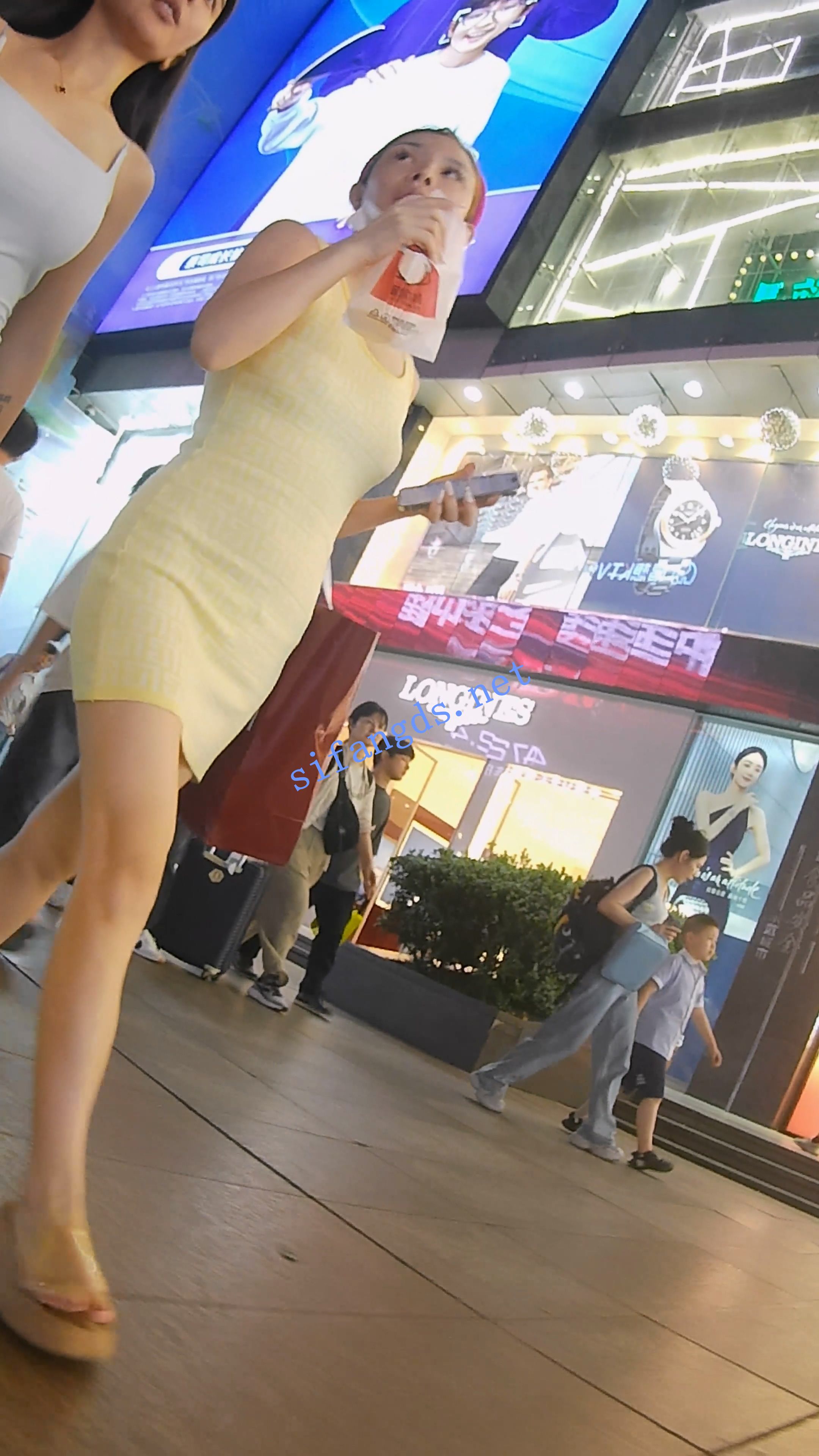 [某房同步]『D·D』-216-娇小身材整容脸少妇，翘臀嫩黄包臀，白窄内