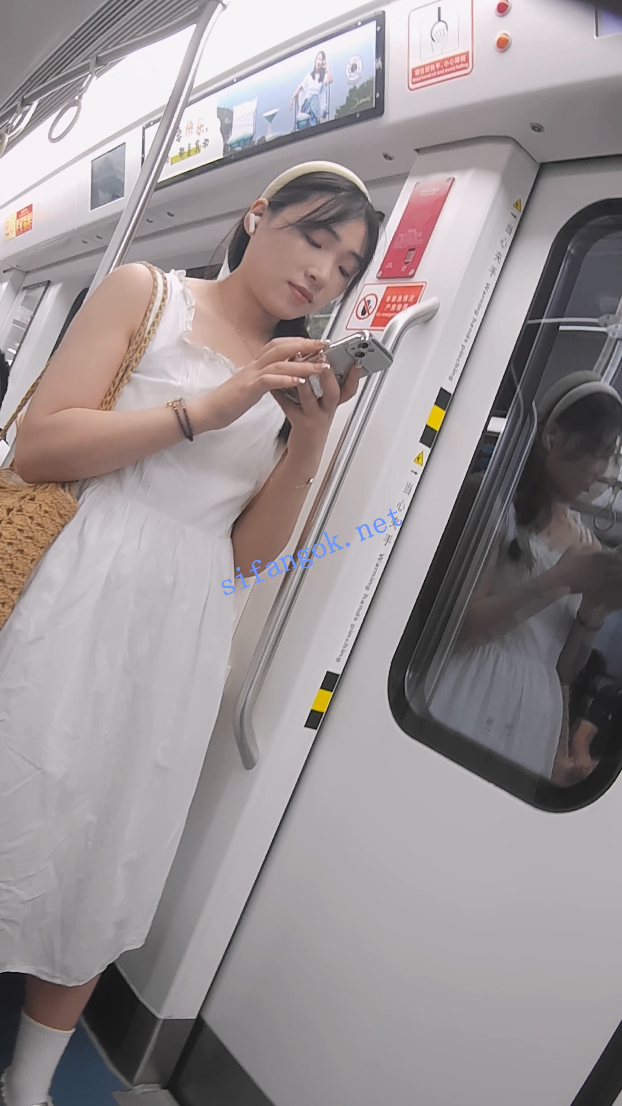 『D·D』-226-雪白长裙，精致小姐姐，浅蓝窄内