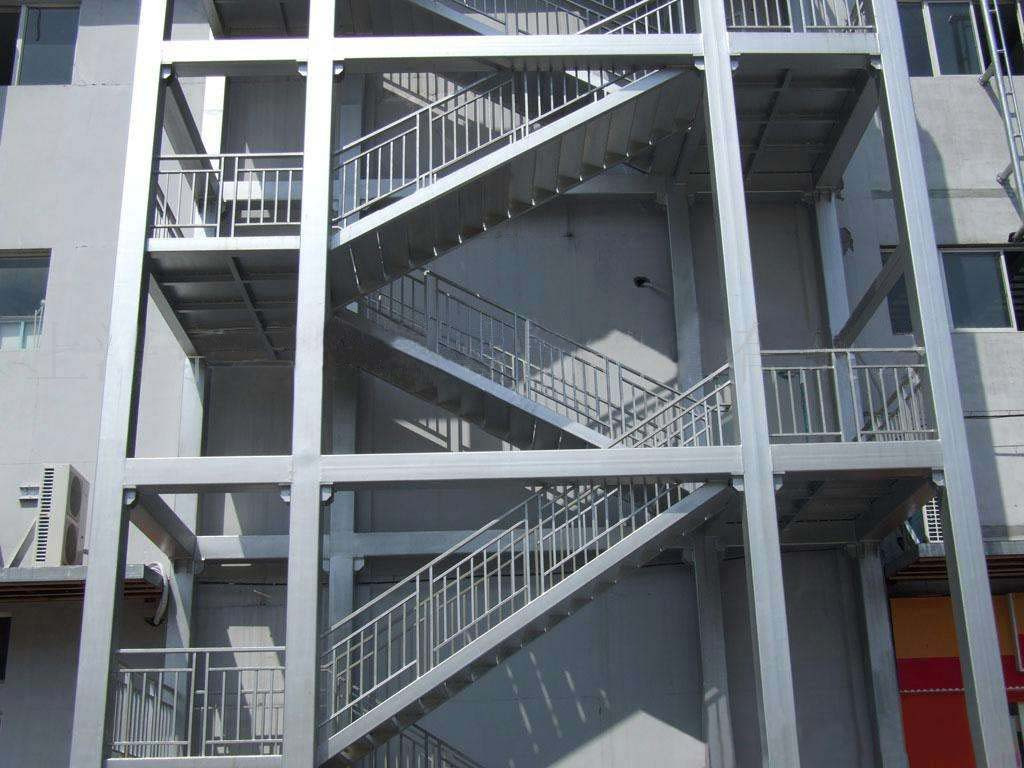 钢结构楼梯制作与安装