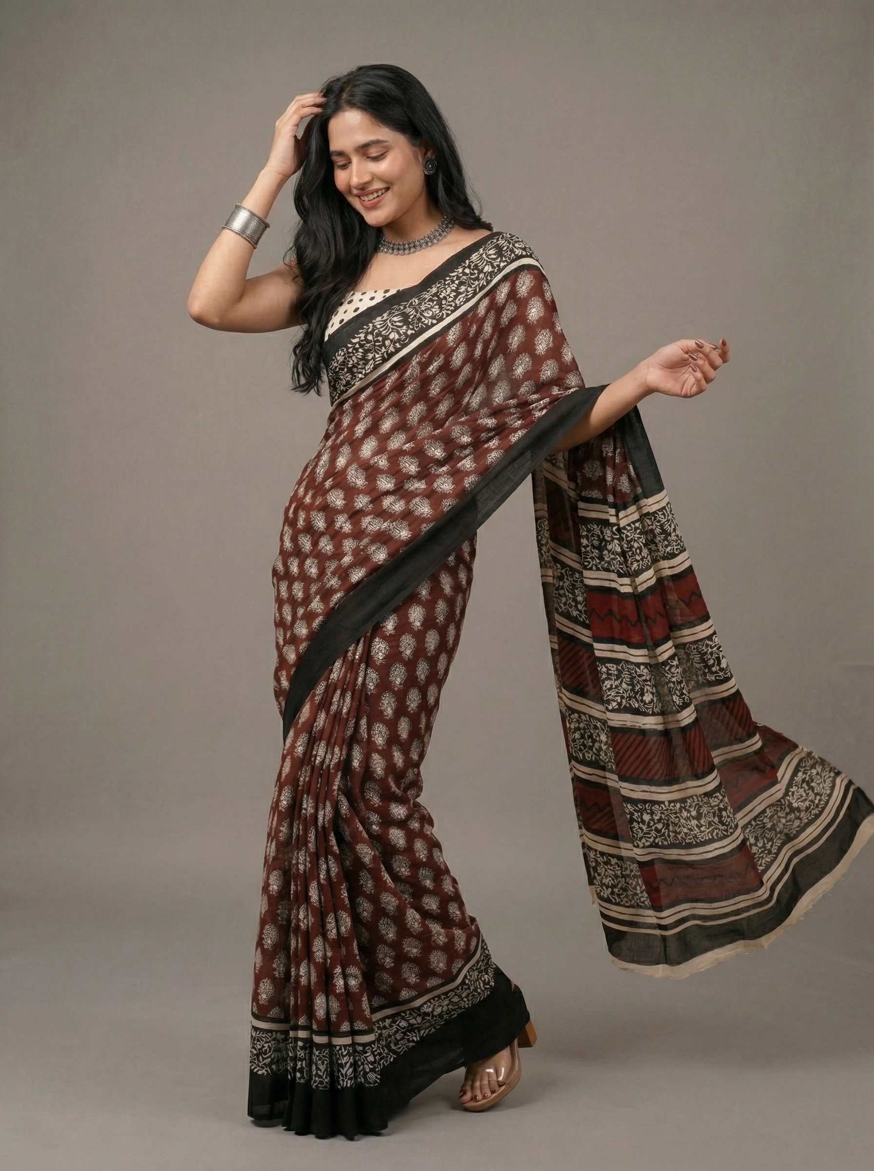 Elegant Printed Cotton Mulmul Saree with Blouse – Soft Lightweight Stylish Wear