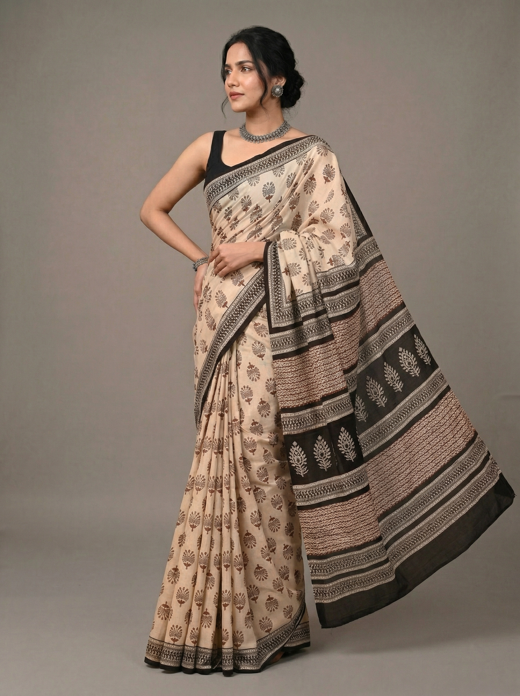 Elegant Printed Cotton Mulmul Saree with Blouse – Soft Lightweight Traditional Wear