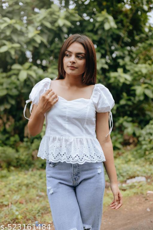 Woman's Trendy And Stylish Lace Top - amamestyle