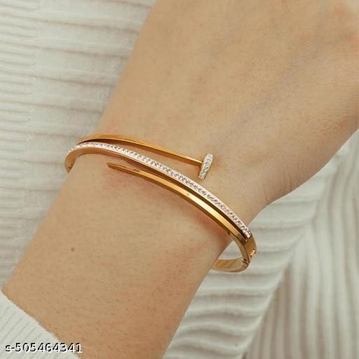 Akhilo.com  18K Gold Plated with American diamond , Durable ,Anti-Allergenic, Tarnish-Resistant Italian Nail Bracelet Chiara for Women & Girls | High Grade Stainless Steel | Cubic Zirconia | for Wedding, Engagement, Everyday, Workwear | pack of 1 | Gold  - Akhilo.com