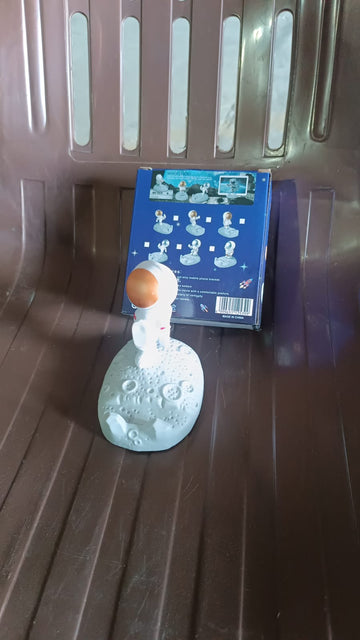 Mobile Holder Astronaut Phone Stand Planet Creative Fun 3D Design (1 Pc / Mix Design) - Lumae