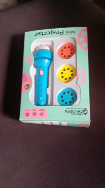 Mini Slide Projector for Kids with 3 Slide and Animated Pattern Learning Toy - Lumae