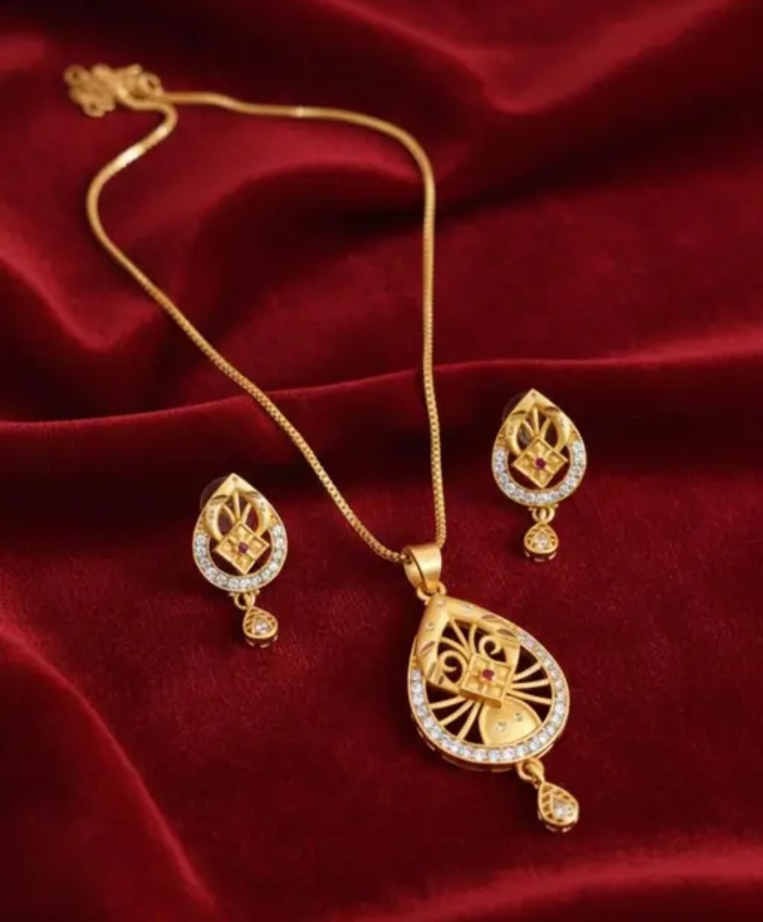 Women's Festival & Funcy pendant Set - Perfect for Weddings, Parties, & Special Occasions! #TrendingJewellery #FestivalStyle #LuxuryNecklace#lightweight jewelry