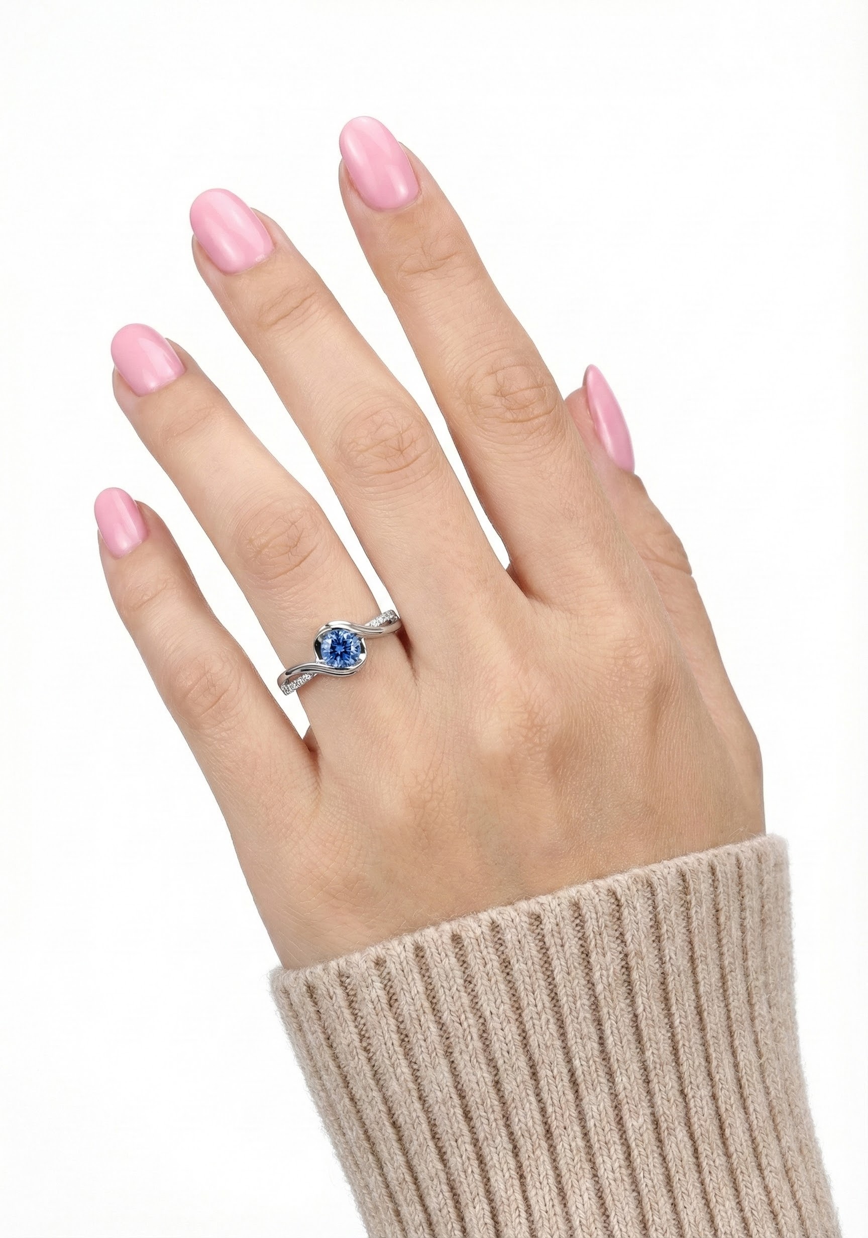 Prsten v barvě safíru a osazeními krystaly - detail