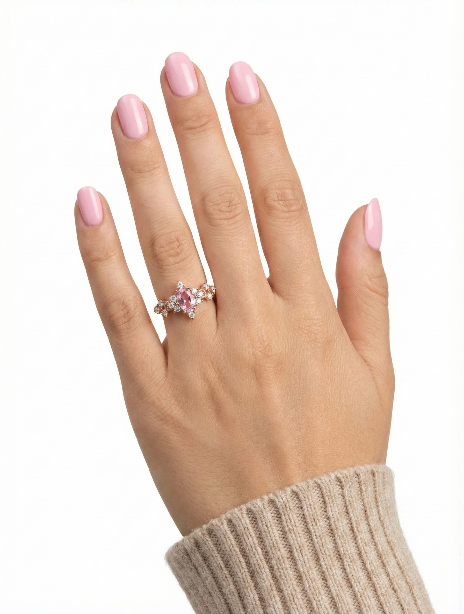 Prsten s růžovo zlatým leskem a osazeními krystaly