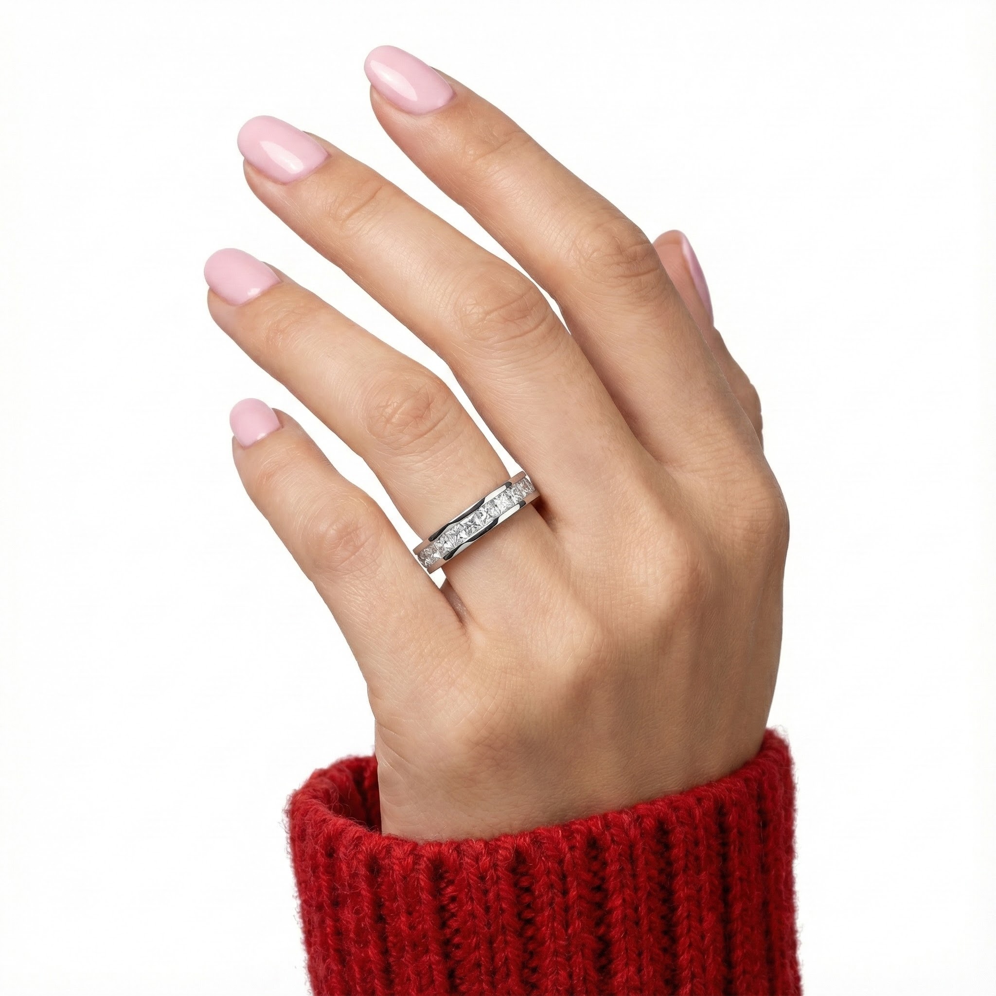 Prsten s krystaly a vysoce leštěným finišem