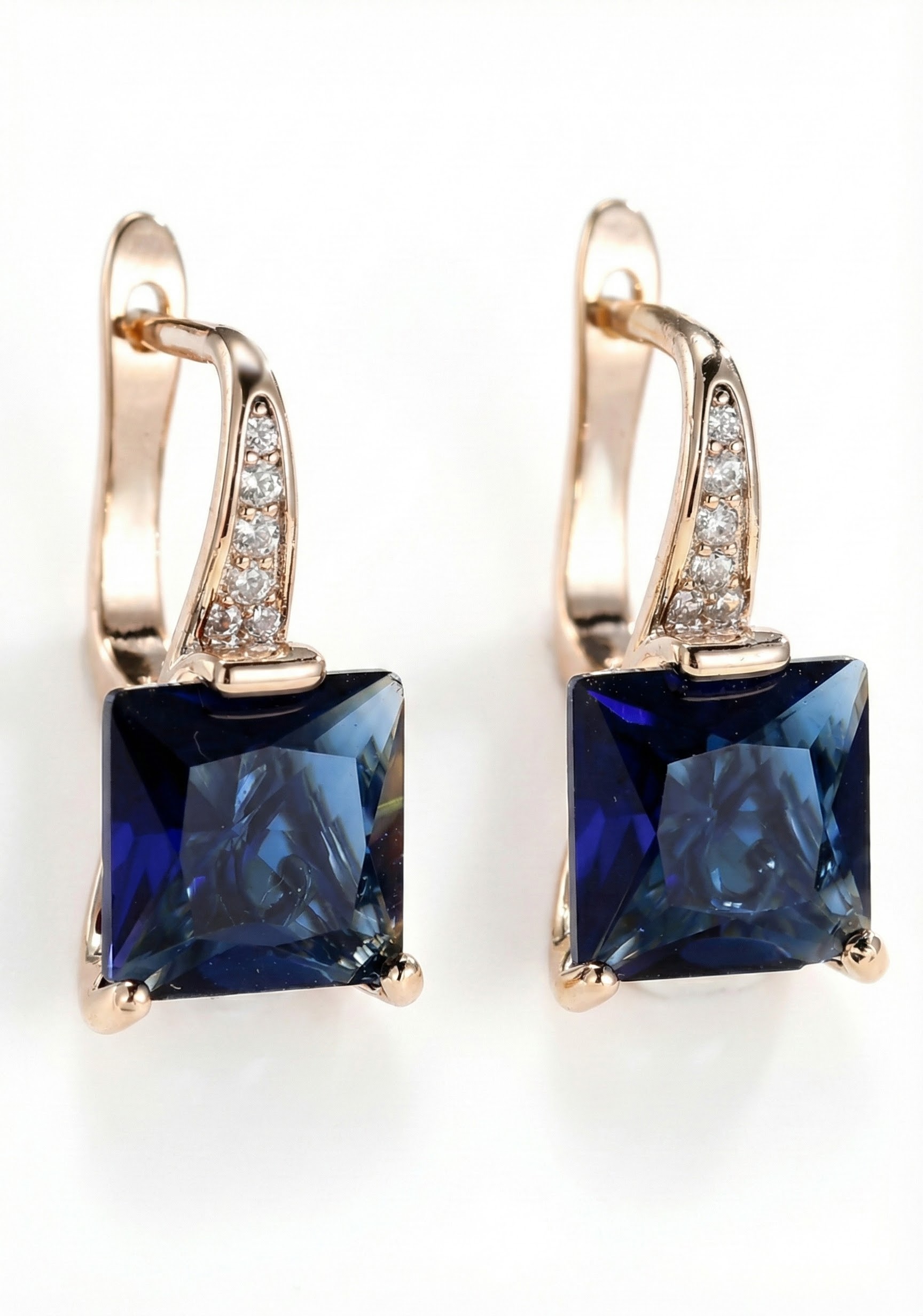 Náušnice zlatavého lesku s krystaly v podobě safíru