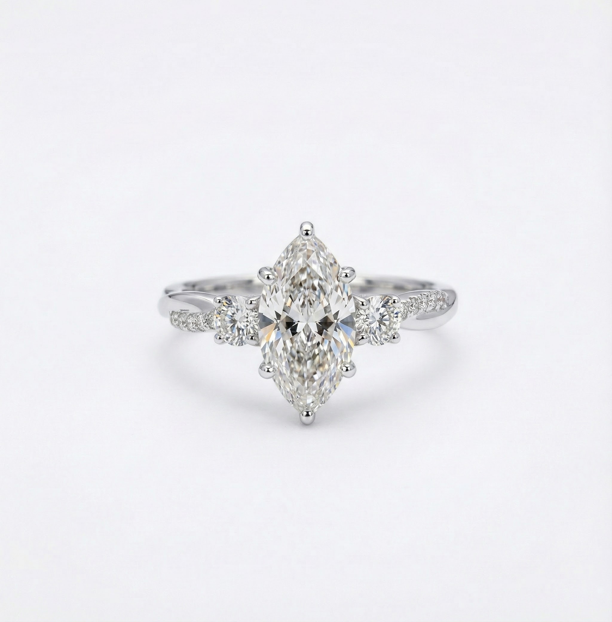 Prsten s leskem a oslnivími krystaly