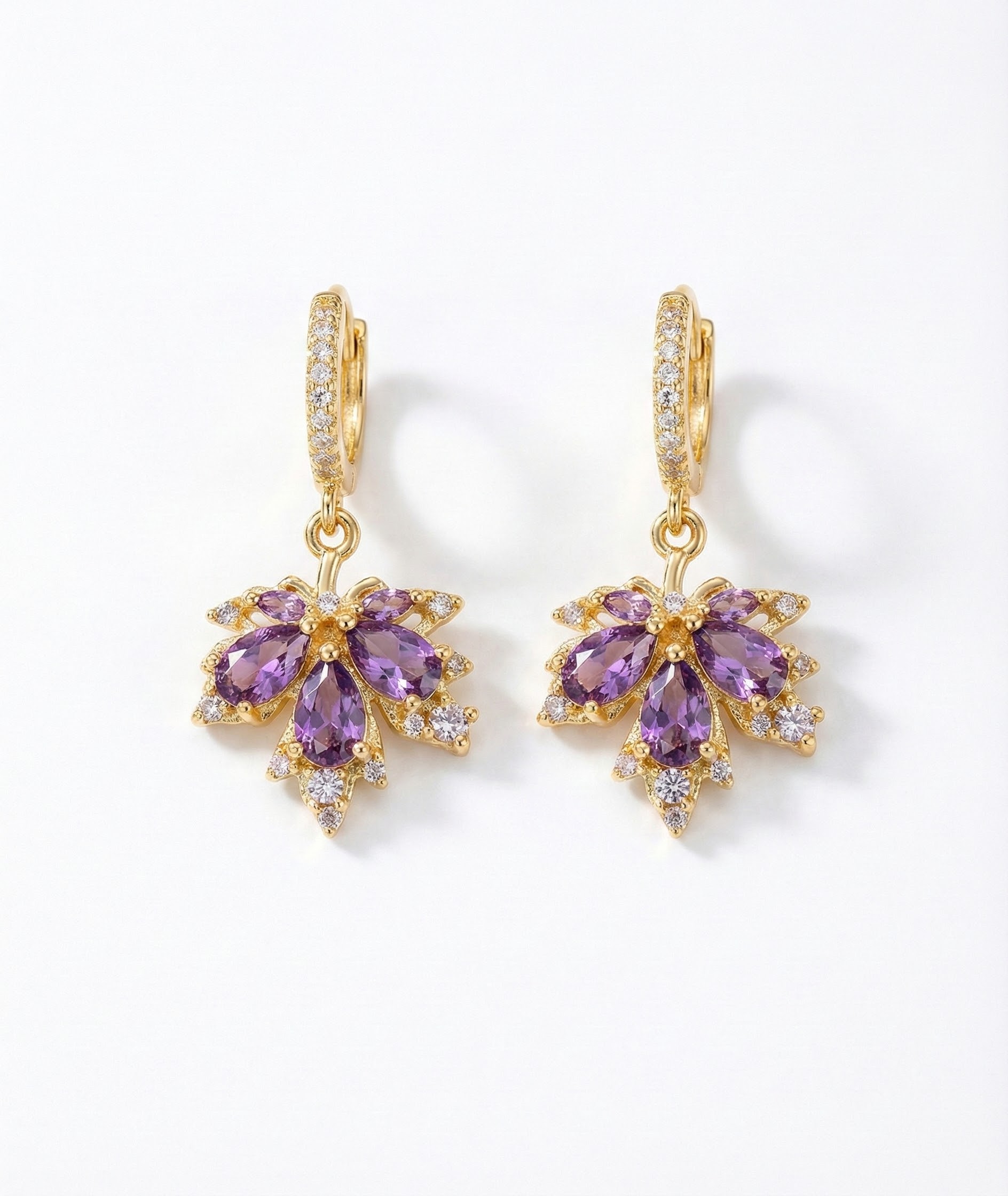 Krystaly briliantového brusu v podobě ametystu