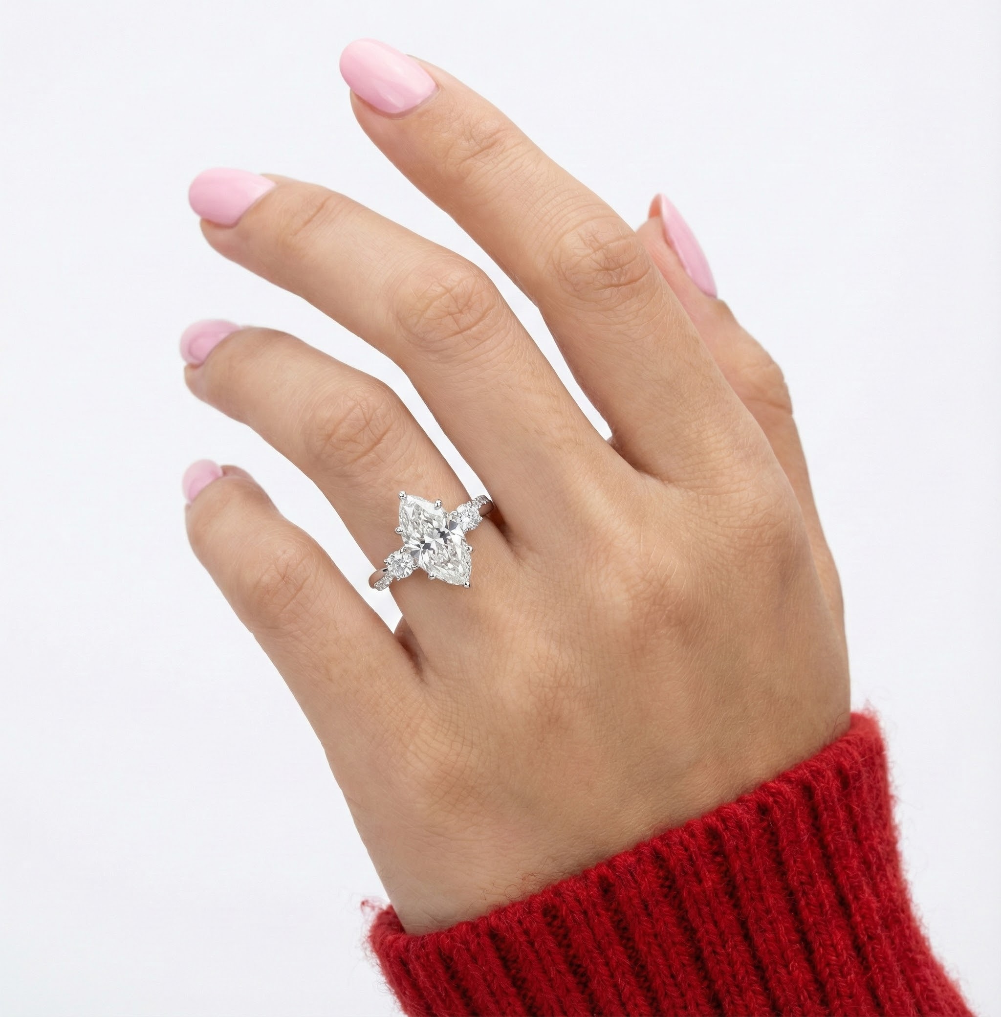 Prsten s leskem a oslnivími krystaly