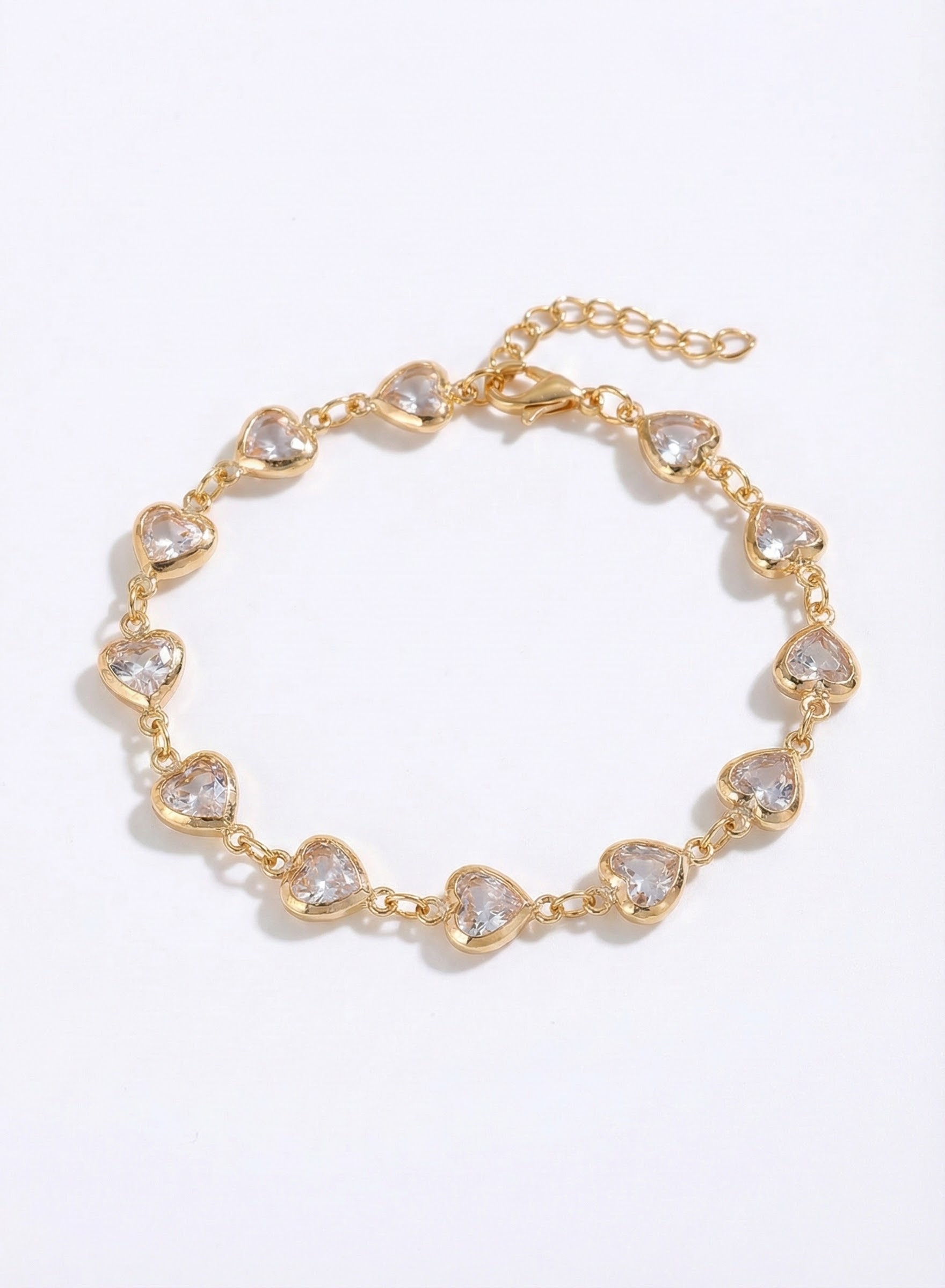 Krystaly briliantového brusu se zlatavým leskem