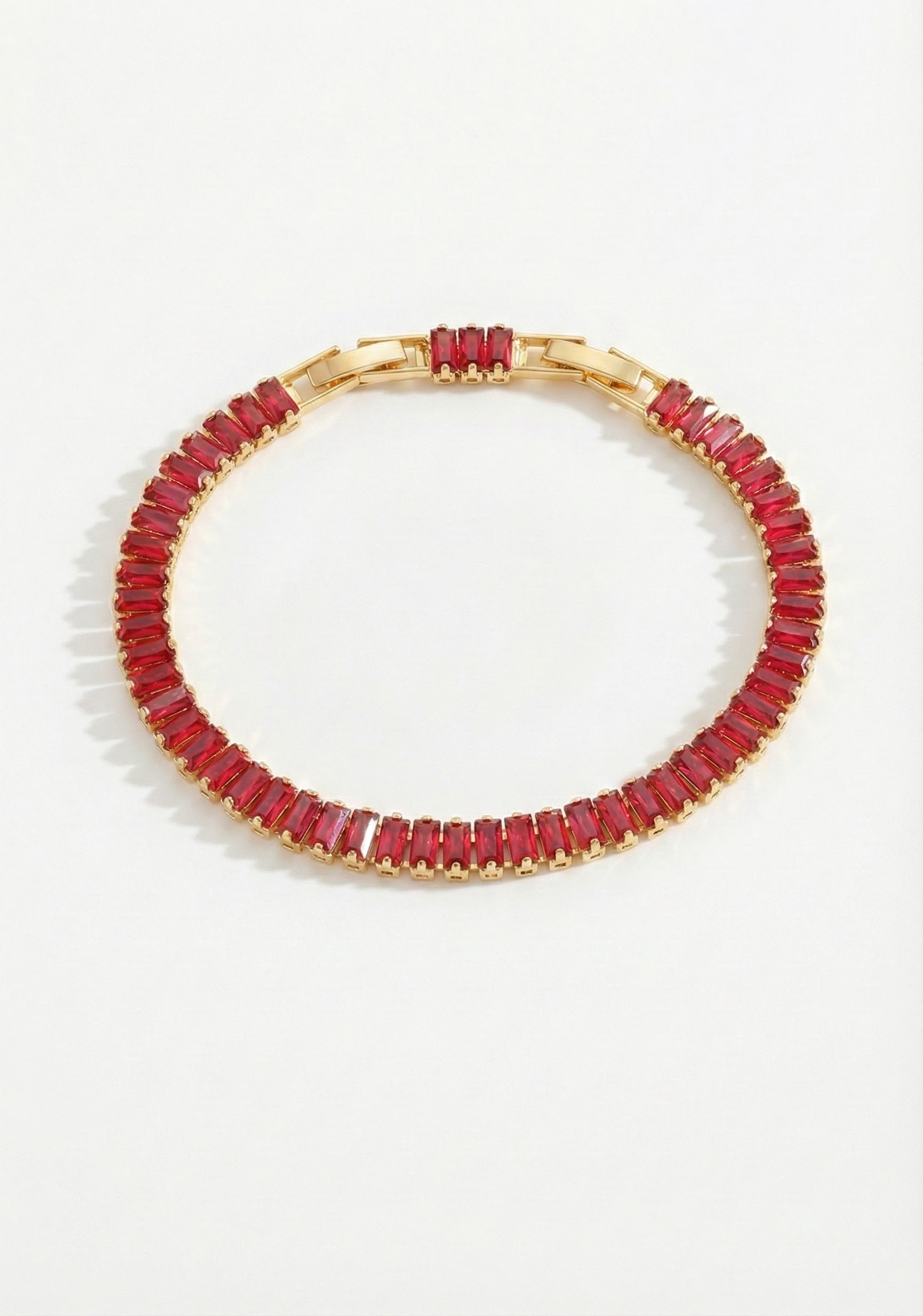 Náramek zlatavého lesku s krystaly briliantového brusu