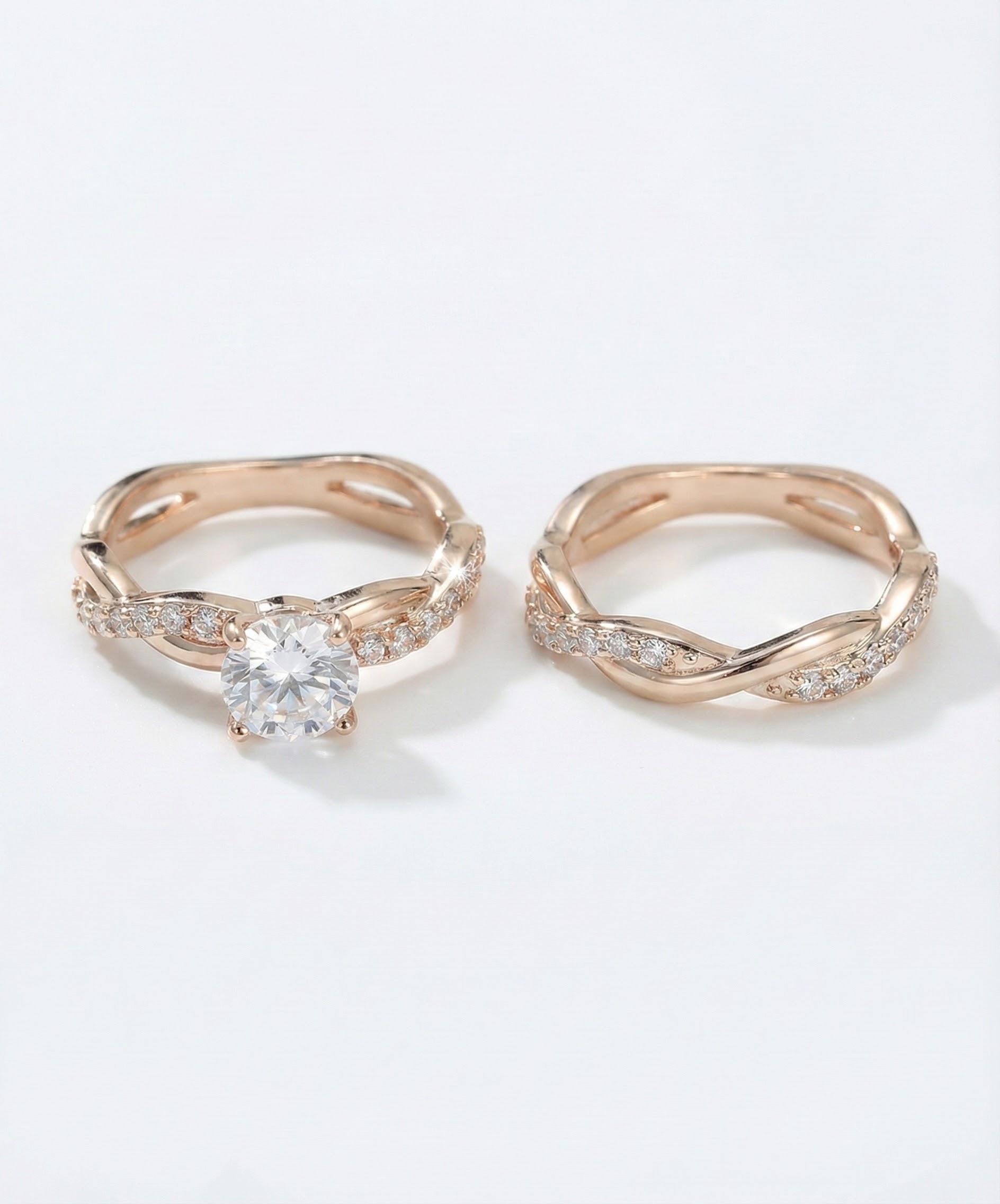 Set prstenů s růžovo zlatým leskem a osazeními krystaly