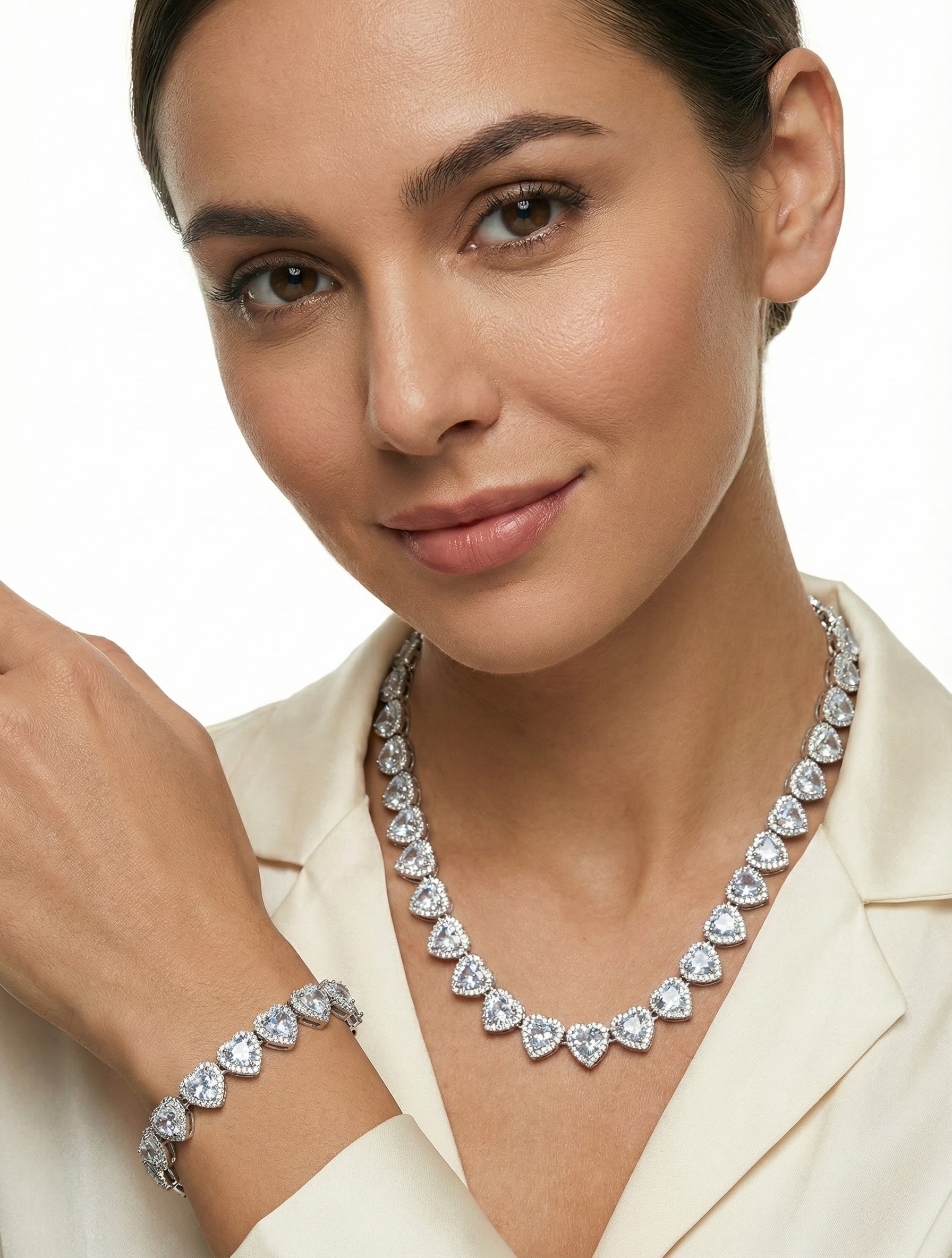 Set šperků s krystaly briliantového brusu - detail