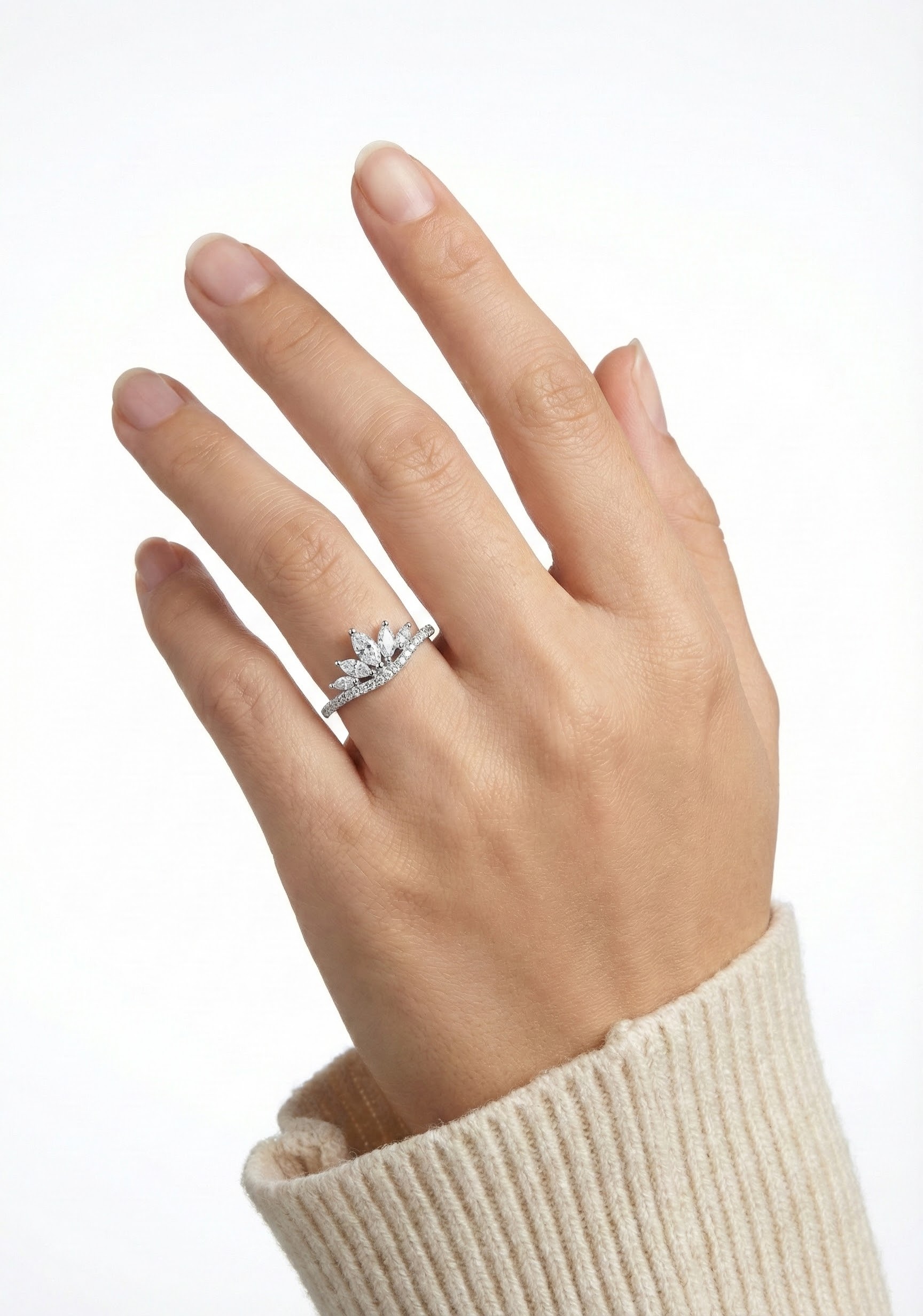 Prsten s kameny v královském briliantovém řezu