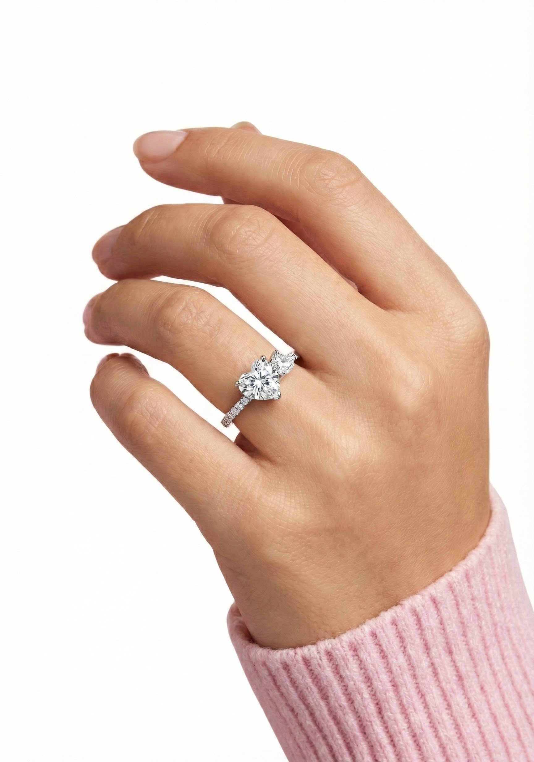 Prsten s jiskřivou kompozicí kamenů