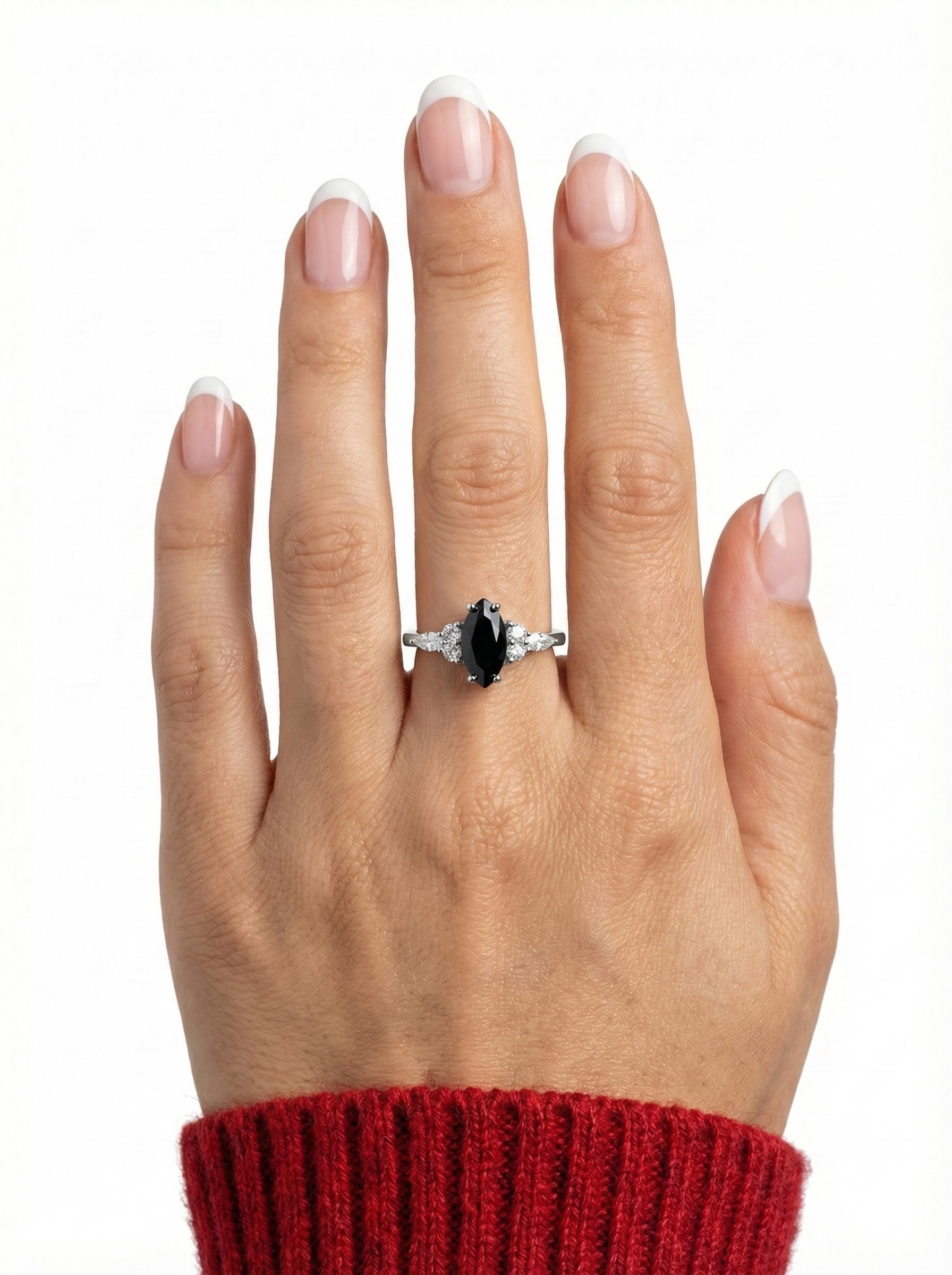 Prsten s oválným krystalem v temně černé barvě - detail