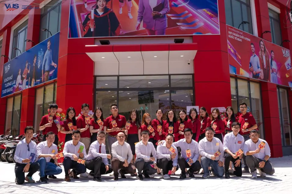 Trung tâm tiếng Anh giao tiếp Nha Trang top đầu - VUS