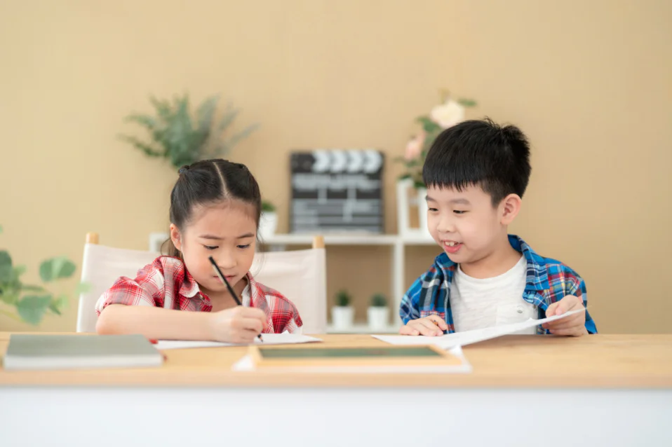 Bài tập tiếng Anh lớp 1 theo chủ đề đầy đủ (có đáp án)