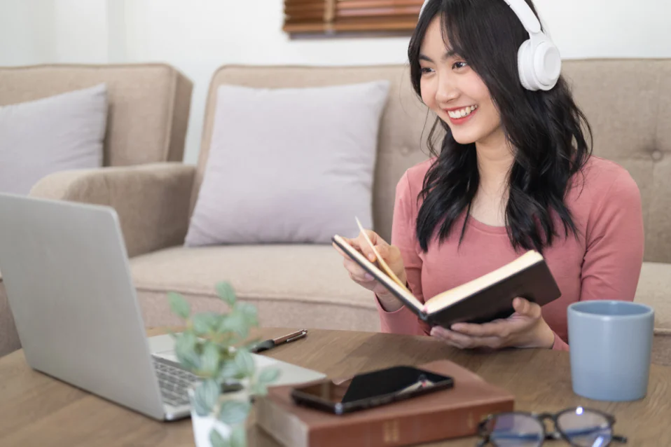 Nội động từ: Định nghĩa, cách dùng & cách phân biệt