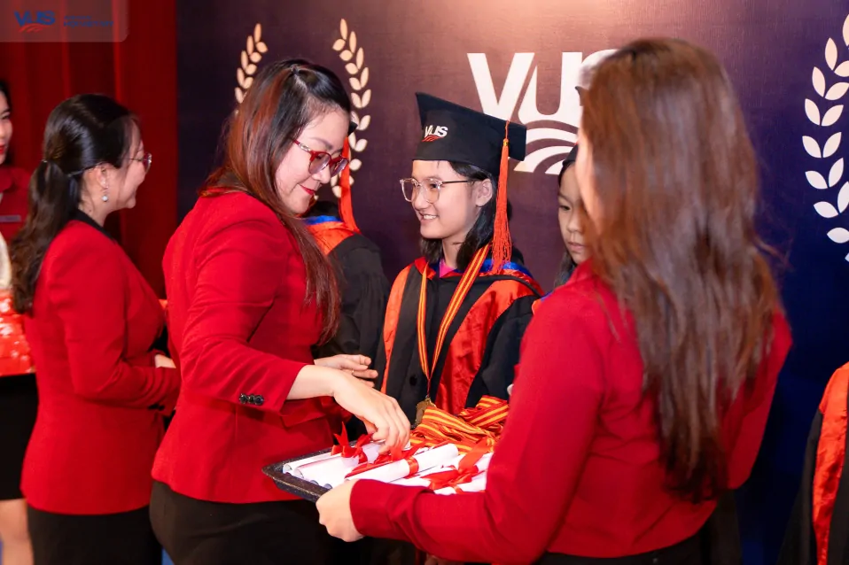 VUS Bình Dương Vinh Danh Học Viên Đạt Chứng Chỉ Quốc Tế