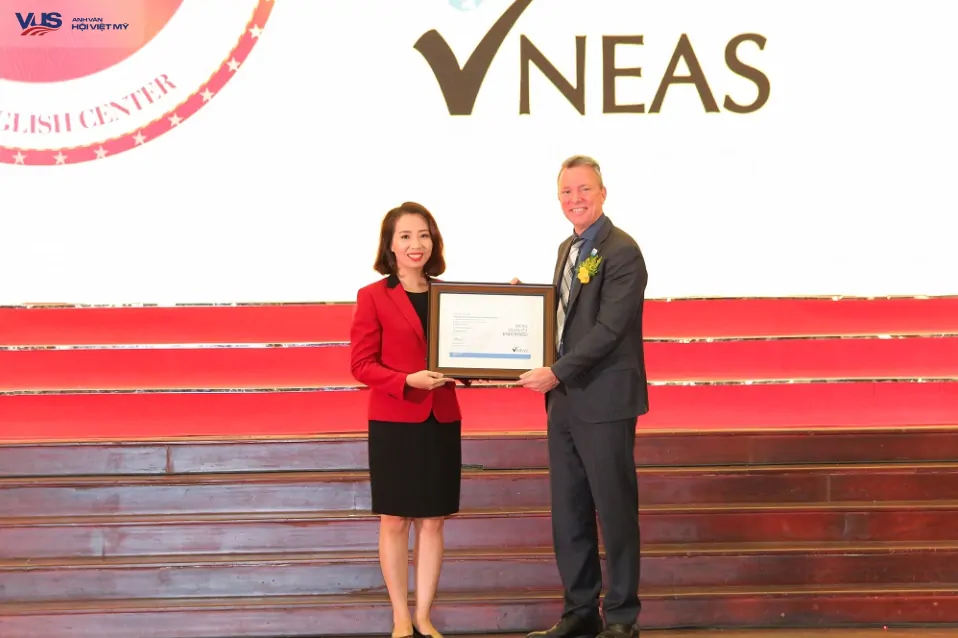VUS được NEAS trao chứng nhận chuẩn quốc tế 6 năm liên tiếp