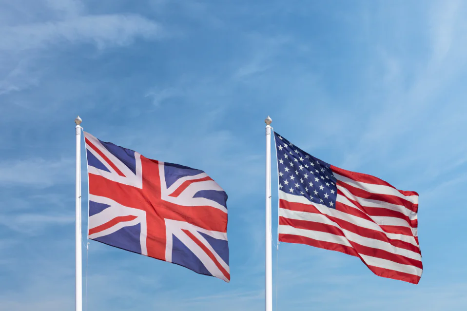 Nên học Anh Anh hay Anh Mỹ: So sánh phát âm, ngữ điệu, từ vựng