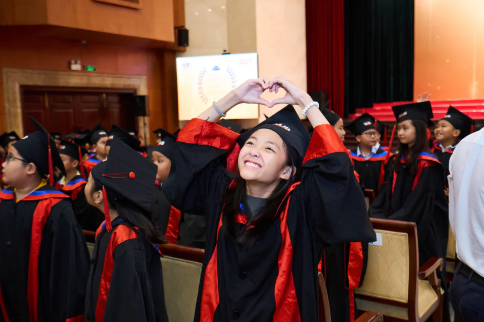 Young Leaders - Khóa học tiếng Anh cấp 2 toàn diện tại VUS