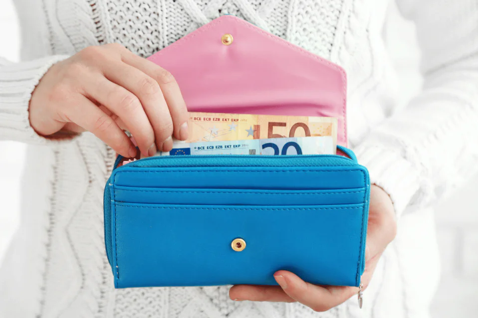 Cấu trúc Spend: Tổng hợp kiến thức và bài tập (có đáp án)