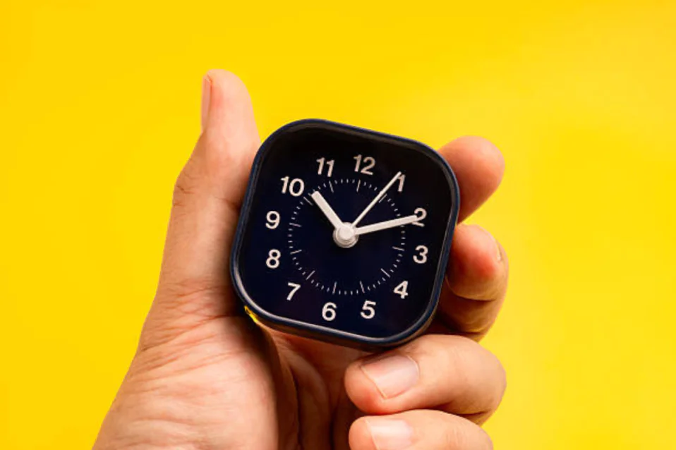 Hướng dẫn phân biệt giữa On time và In time kèm bài tập