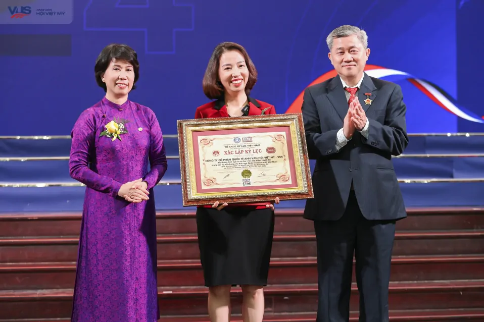 VUS đạt kỷ lục Việt Nam về số học viên đạt điểm tuyệt đối