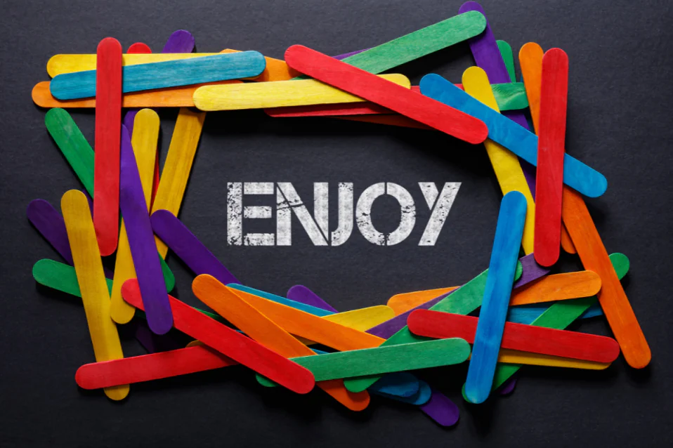 Enjoy to V hay Ving? Cách sử dụng, so với Like, Love, bài tập