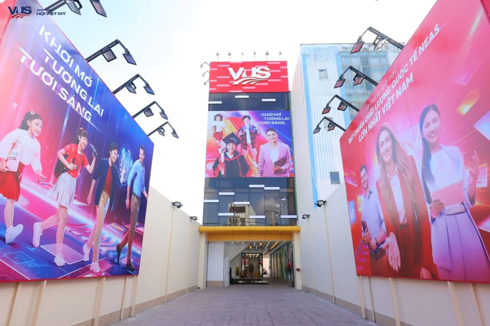 Khai trương VUS Phan Văn Hớn - cơ sở thứ 62 cập bến Hóc Môn