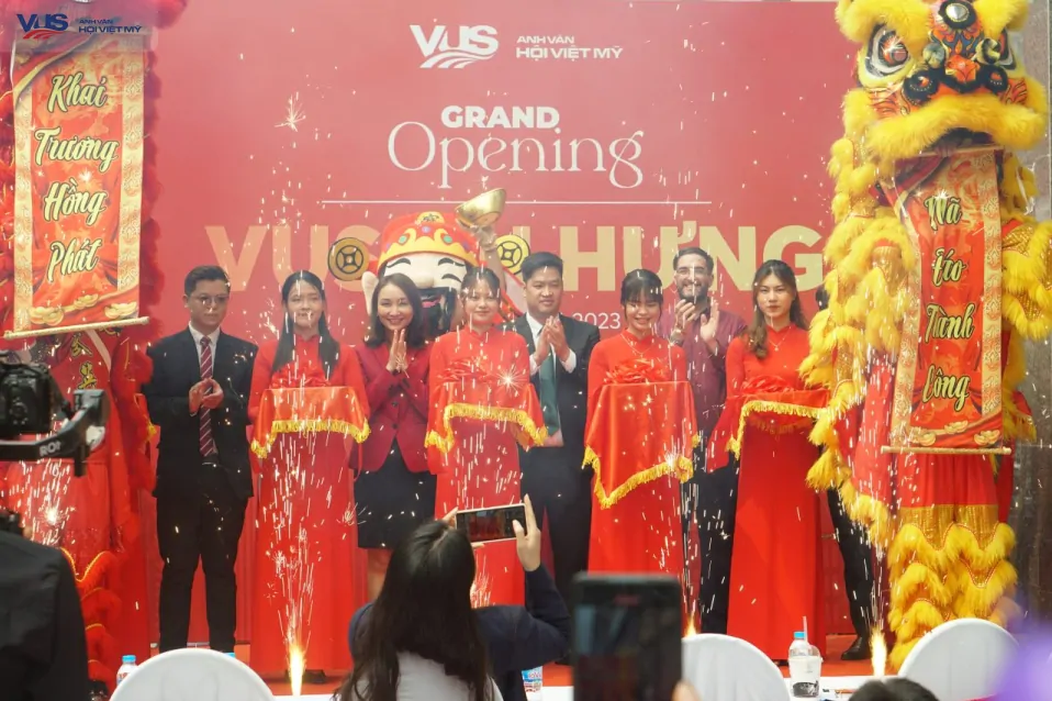 VUS chinh phục cột mốc kỷ lục 60 cơ sở toàn quốc