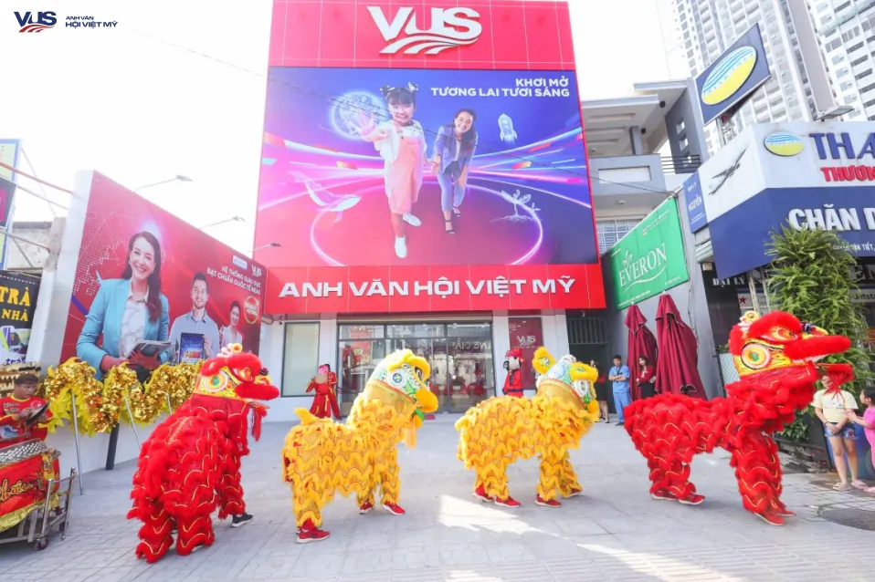 Nhìn lại khoảnh khắc đáng nhớ ngày khai trương VUS Thuận An