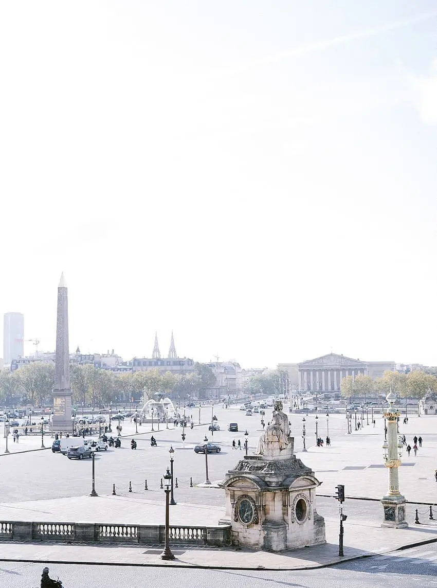 Hôtel de Crillon Paris pre-wedding Shooting par Audrey Paris Photo
