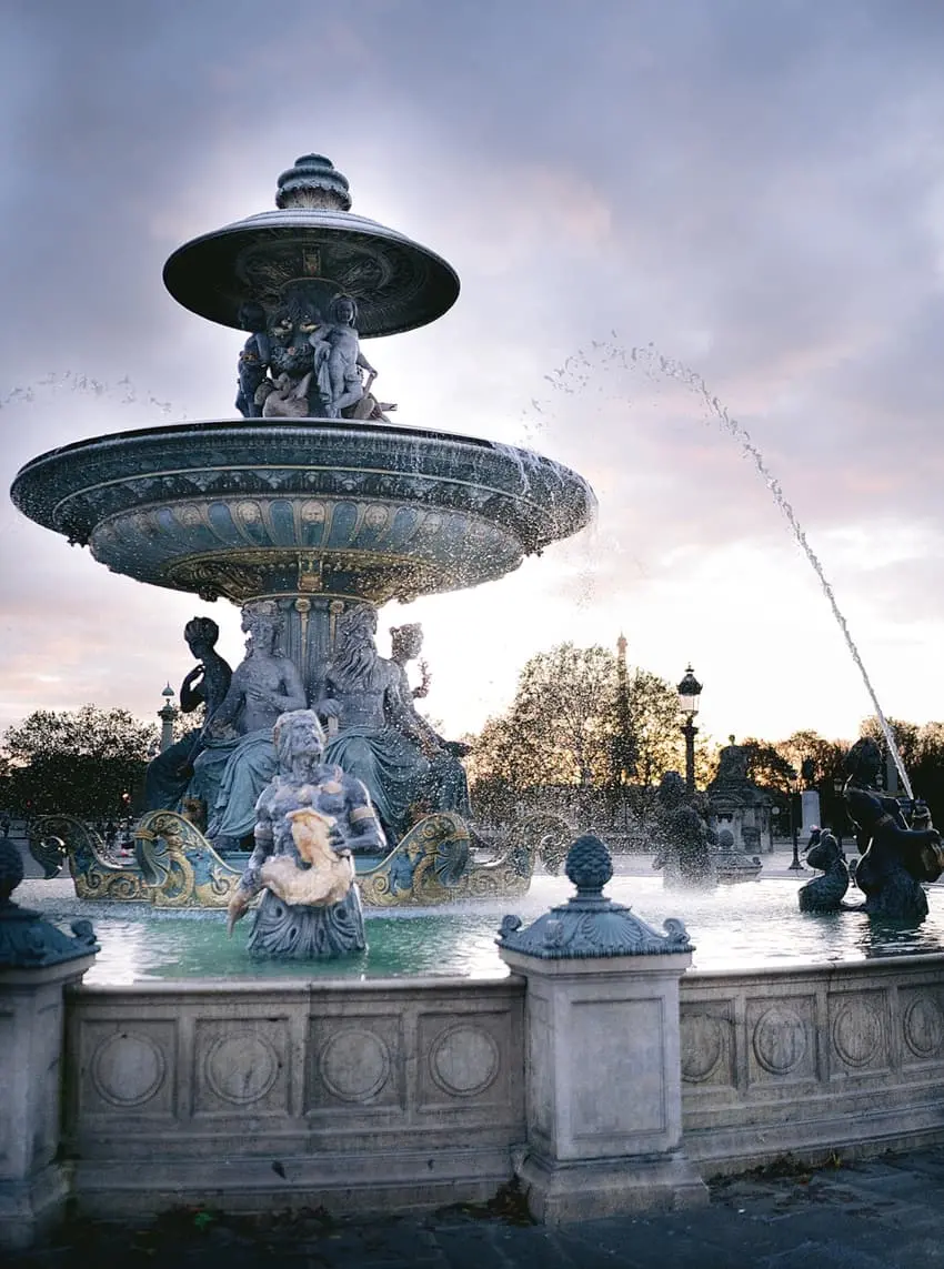 Hôtel de Crillon Paris pre-wedding Shooting par Audrey Paris Photo