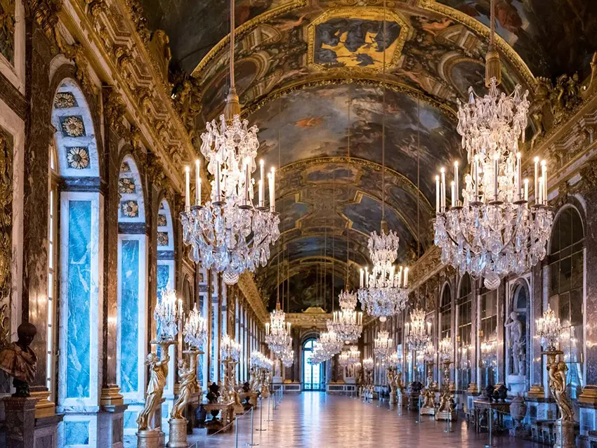 Cocktail pré-mariage au Grand Contrôle à Versailles par Molly Carr